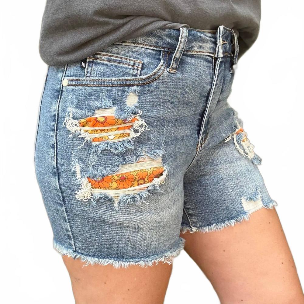 NEW JUDY BLUE high waisted printed lining denim shorts in medium wash - Picture 3 of 5